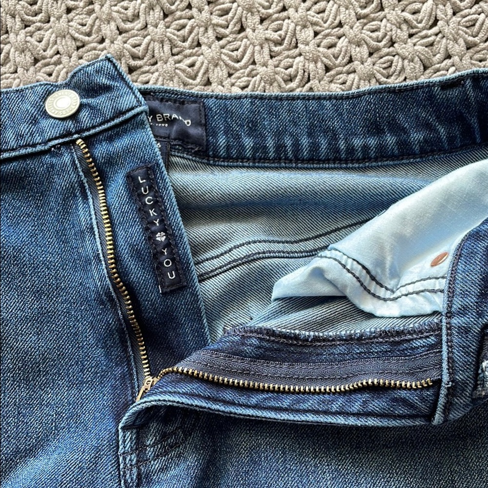 Lucky Brand Wide Leg High Rise Jeans - Picture 7 of 15
